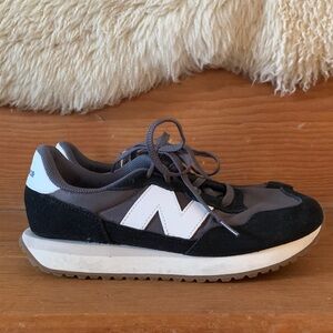 New Balance 237 navy blue and white